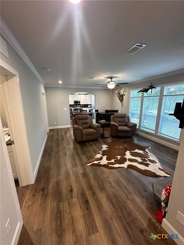 838 E. Oak St., Goliad, TX 77963