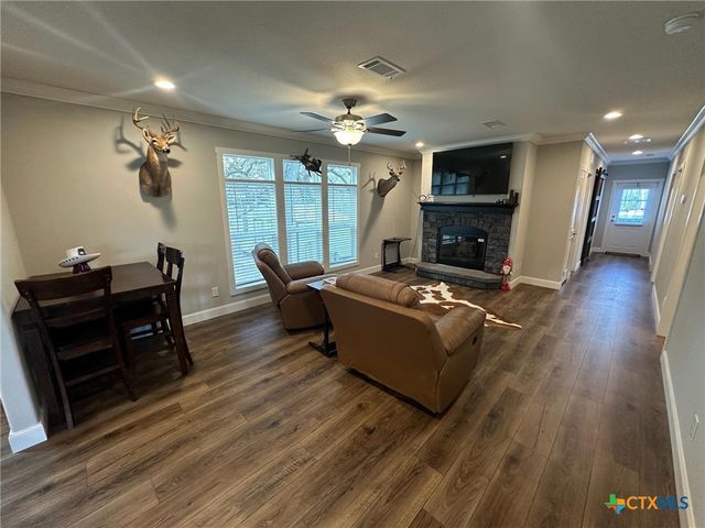 838 E. Oak St., Goliad, TX 77963