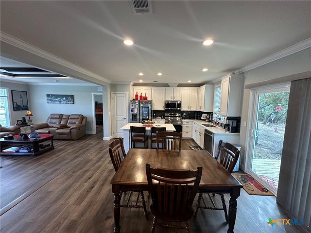 838 E. Oak St., Goliad, TX 77963