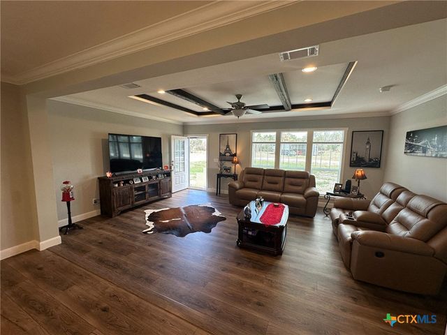 838 E. Oak St., Goliad, TX 77963