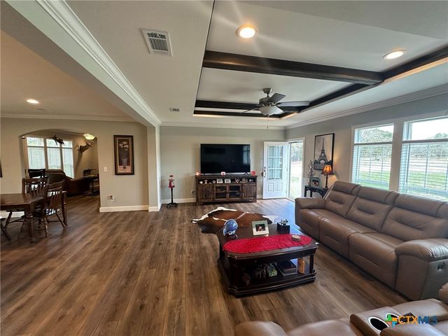 838 E. Oak St., Goliad, TX 77963