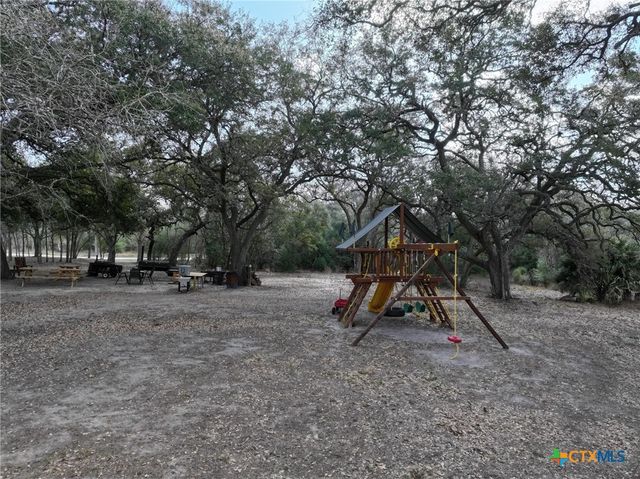 838 E. Oak St., Goliad, TX 77963
