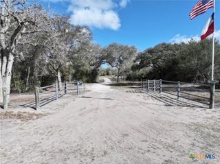 838 E. Oak St., Goliad, TX 77963