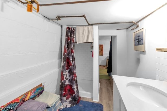 17 Wellington Ave, West Orange Twp., NJ 07052