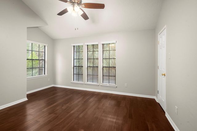 4770 Oak Knoll Lane, Montgomery, TX 77316