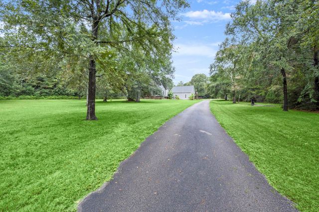 4770 Oak Knoll Lane, Montgomery, TX 77316