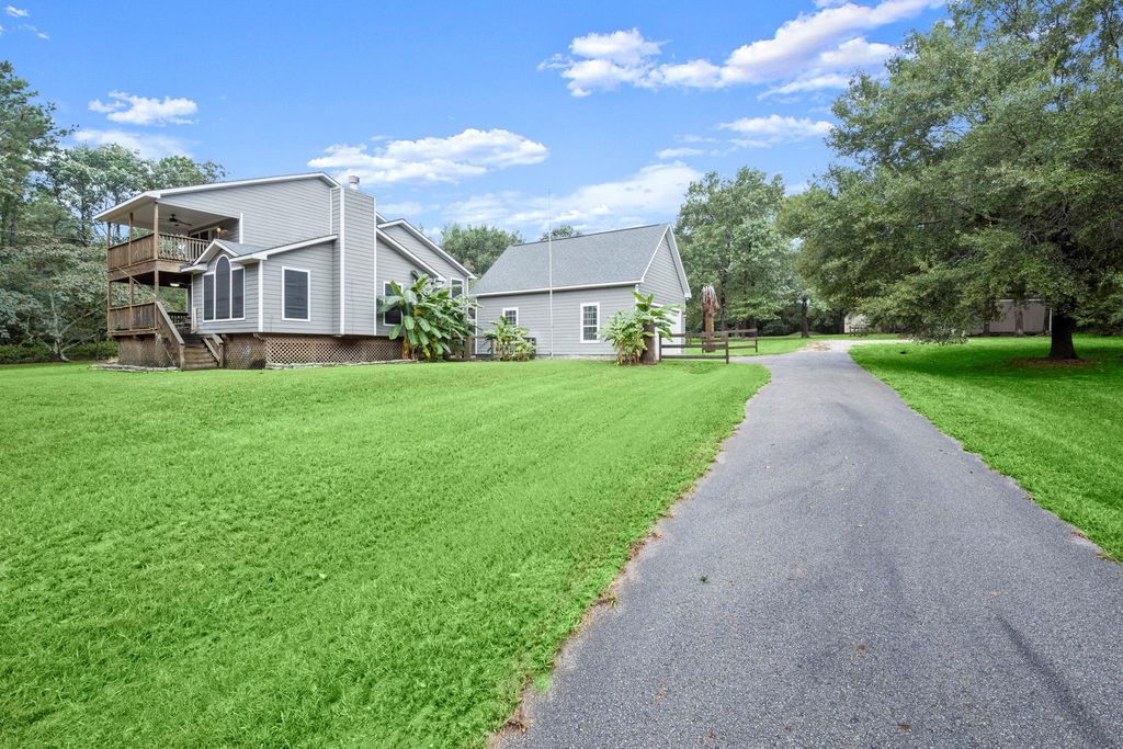 4770 Oak Knoll Lane, Montgomery, TX 77316