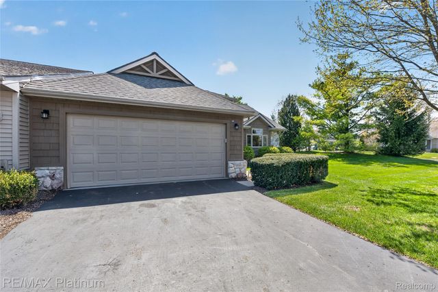 1127 Steph Lane 58, Brighton, MI 48116