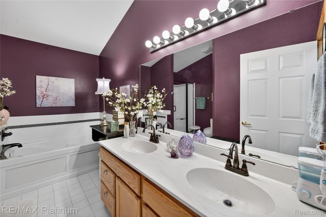 1127 Steph Lane 58, Brighton, MI 48116