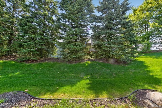 1127 Steph Lane 58, Brighton, MI 48116