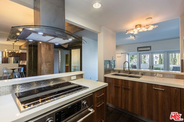 1155 N La Cienega Boulevard 110, West Hollywood, CA 90069