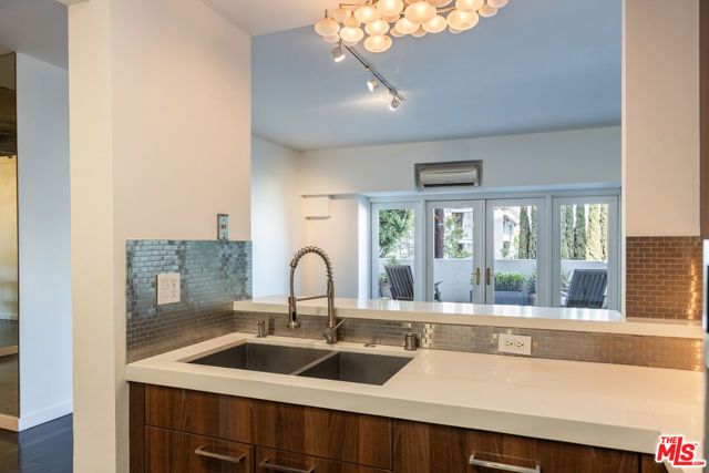 1155 N La Cienega Boulevard 110, West Hollywood, CA 90069