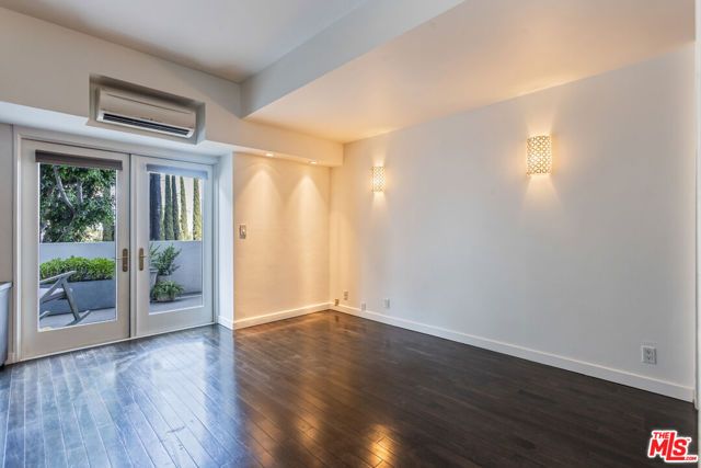 1155 N La Cienega Boulevard 110, West Hollywood, CA 90069