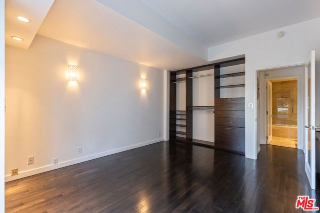 1155 N La Cienega Boulevard 110, West Hollywood, CA 90069