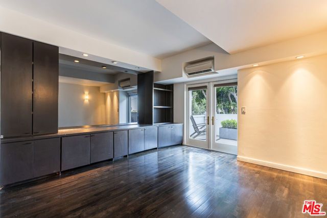 1155 N La Cienega Boulevard 110, West Hollywood, CA 90069