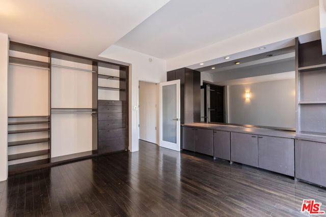 1155 N La Cienega Boulevard 110, West Hollywood, CA 90069