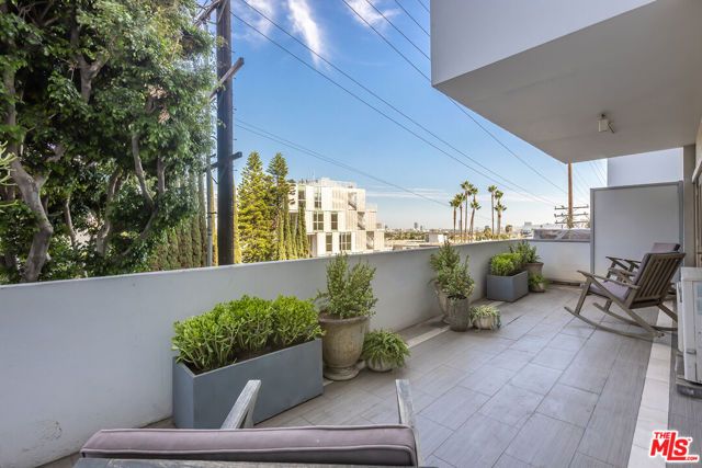 1155 N La Cienega Boulevard 110, West Hollywood, CA 90069
