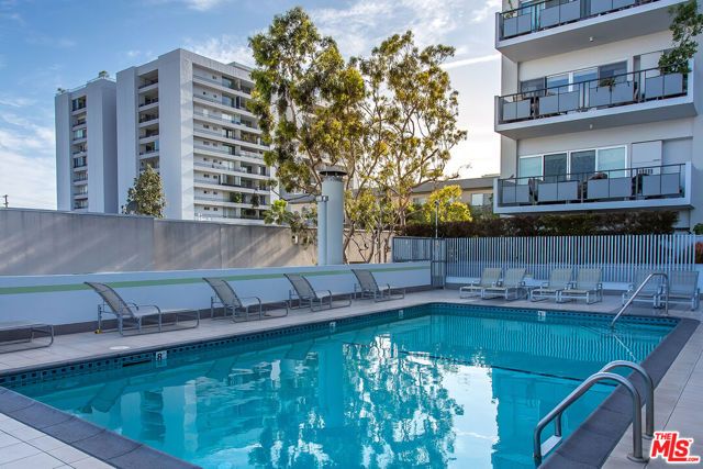 1155 N La Cienega Boulevard 110, West Hollywood, CA 90069