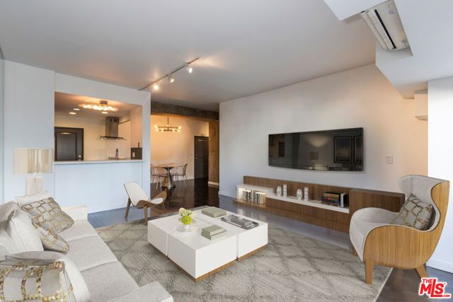 1155 N La Cienega Boulevard 110, West Hollywood, CA 90069