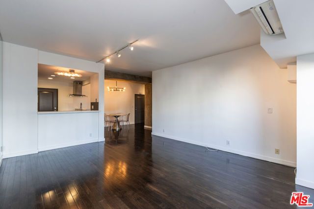1155 N La Cienega Boulevard 110, West Hollywood, CA 90069