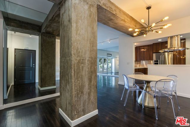 1155 N La Cienega Boulevard 110, West Hollywood, CA 90069