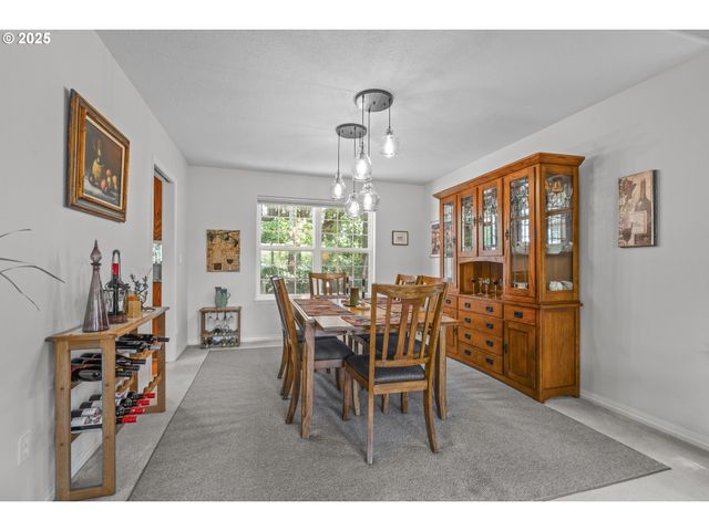 1116 Russ Ln, Mc Minnville, OR 97128