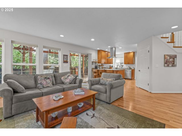 1116 Russ Ln, Mc Minnville, OR 97128
