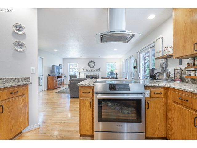 1116 Russ Ln, Mc Minnville, OR 97128