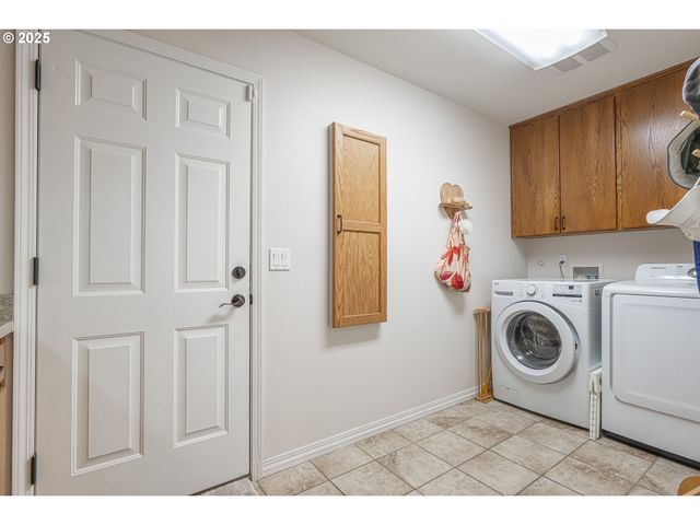 1116 Russ Ln, Mc Minnville, OR 97128