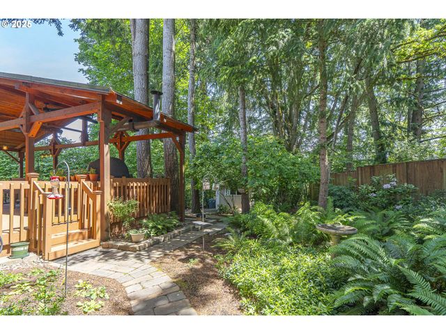 1116 Russ Ln, Mc Minnville, OR 97128