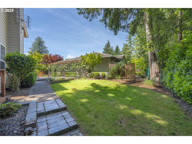 1116 Russ Ln, Mc Minnville, OR 97128