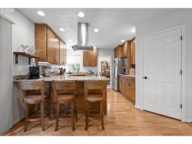 1116 Russ Ln, Mc Minnville, OR 97128