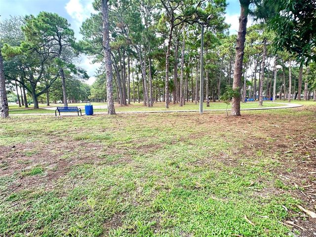 3947 NW 207th St Rd, Miami Gardens, FL 33055