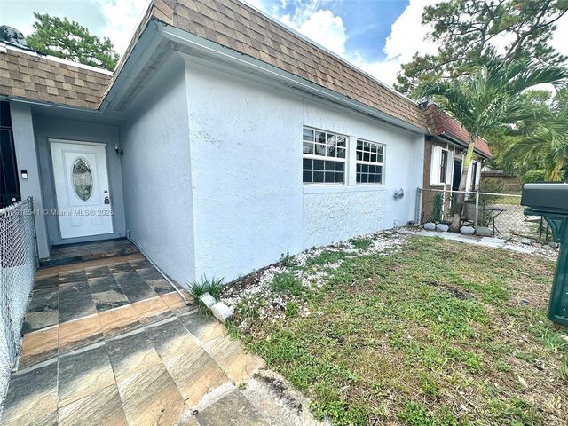 3947 NW 207th St Rd, Miami Gardens, FL 33055