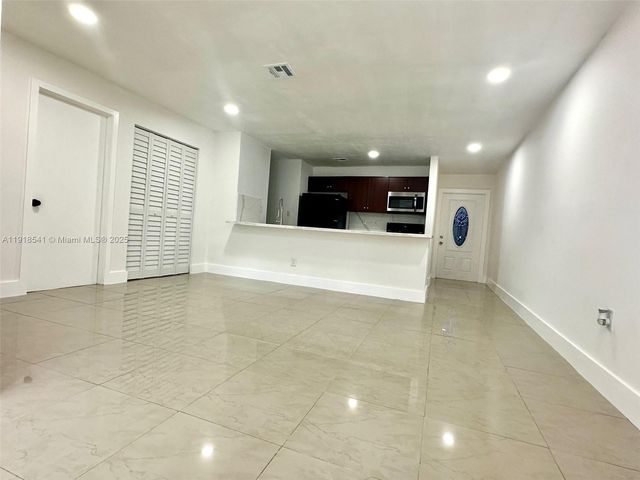 3947 NW 207th St Rd, Miami Gardens, FL 33055