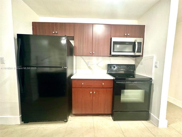 3947 NW 207th St Rd, Miami Gardens, FL 33055