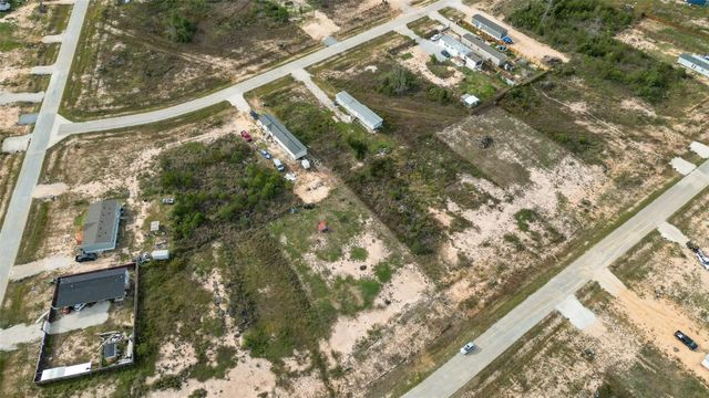 241 Road 5705, Cleveland, TX 77327