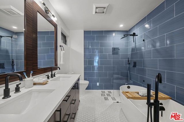 2724 S Harcourt Avenue, Los Angeles, CA 90016
