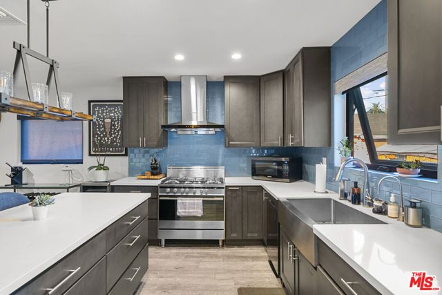 2724 S Harcourt Avenue, Los Angeles, CA 90016