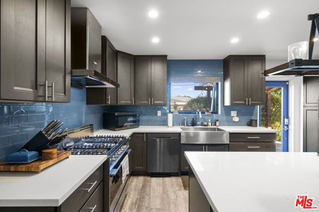 2724 S Harcourt Avenue, Los Angeles, CA 90016