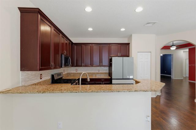 8724 PRESTON WOODS COURT, Land O Lakes, FL 34638