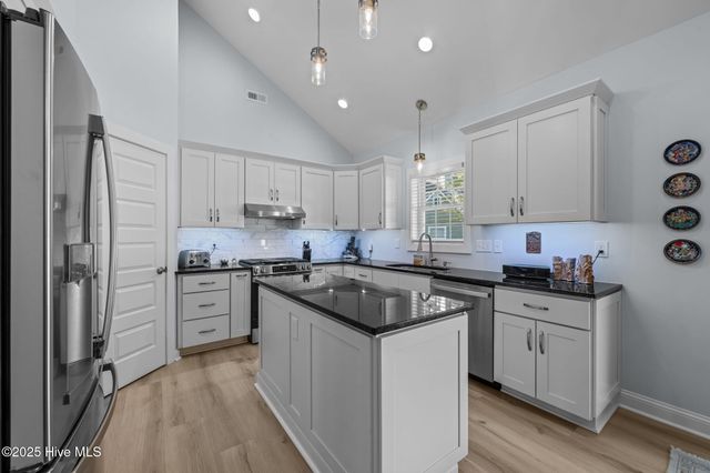 1403 Seafarer Drive, Oriental, NC 28571