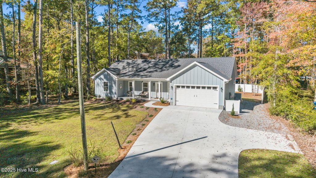 1403 Seafarer Drive, Oriental, NC 28571