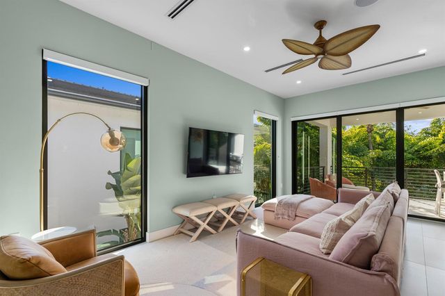 764 Lake Trail, Delray Beach, FL 33483