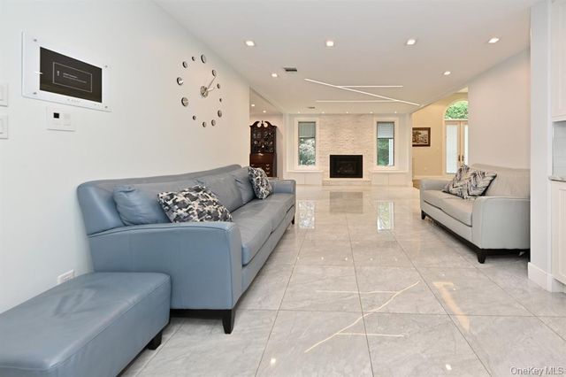 1 Miriam Lane, Monsey, NY 10952