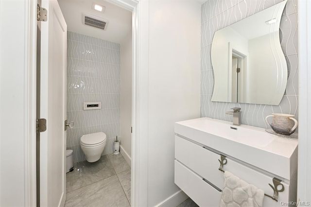 1 Miriam Lane, Monsey, NY 10952