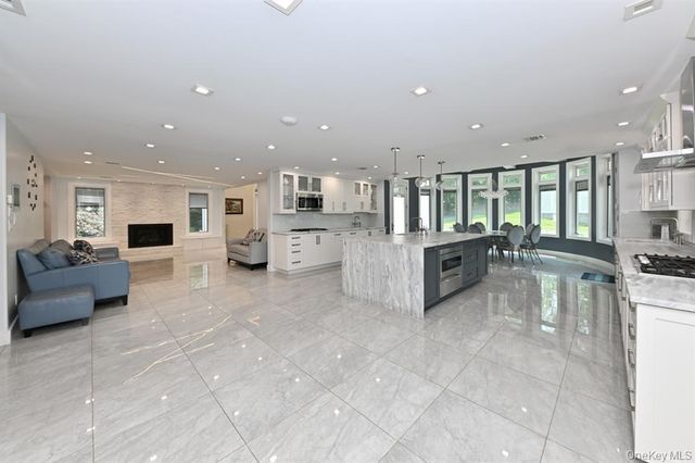 1 Miriam Lane, Monsey, NY 10952