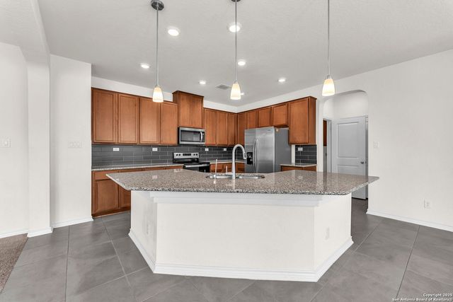 412 Deer Crest Dr, New Braunfels, TX 78130
