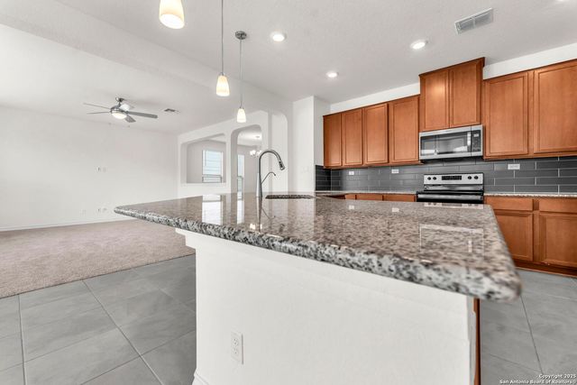 412 Deer Crest Dr, New Braunfels, TX 78130