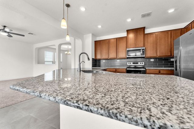 412 Deer Crest Dr, New Braunfels, TX 78130